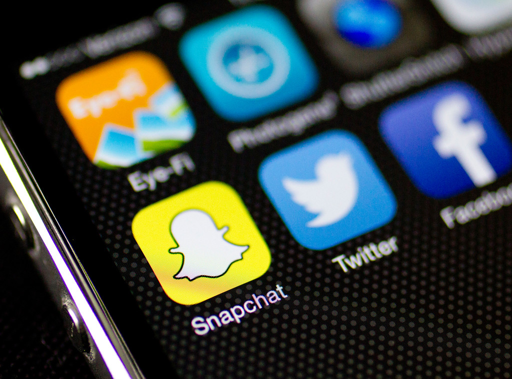 A Lista Obrigatoria De Famosos Para Seguir No Snapchat E Online